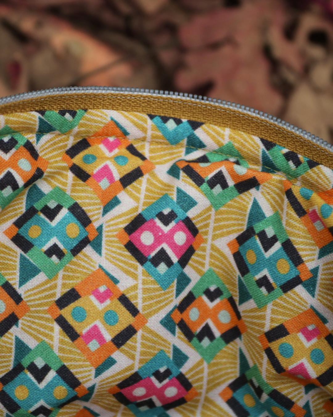 Glow Pouch - Okergeel