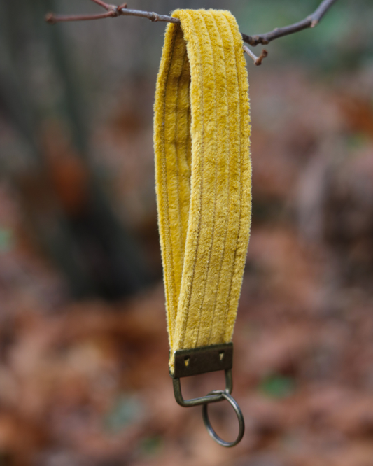 Amber Loop Keychain Wrislet - Okergeel